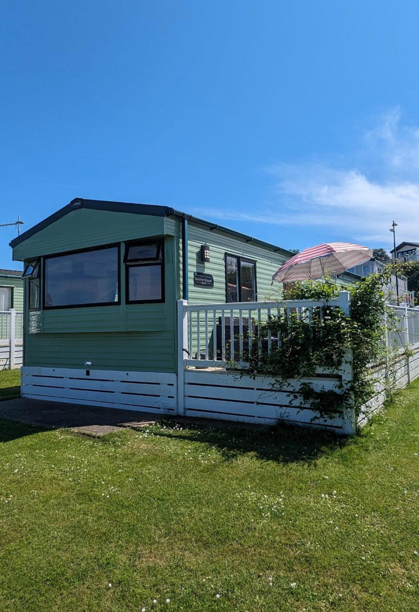 Lovely Bright Modern Caravan Swanage On Peaceful And Tranquil Holiday Park Екстериор снимка